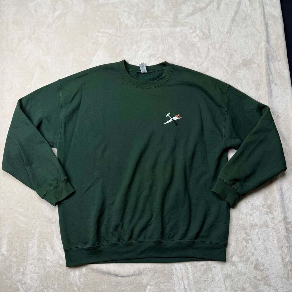 Gildan Heavy Blend Crewneck Size XL Green Hammer Saw Embroidered